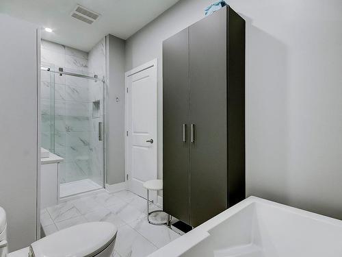 Bathroom - 301-2215 Place Des Tilleuls, Saint-Bruno-De-Montarville, QC - Indoor Photo Showing Bathroom