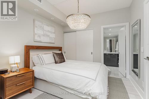 #1007 -32 Davenport Rd, Toronto, ON - Indoor Photo Showing Bedroom