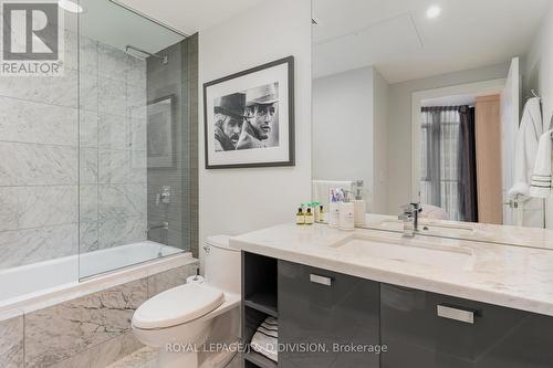 #1007 -32 Davenport Rd, Toronto, ON - Indoor Photo Showing Bathroom