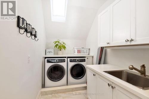 244 Yonge Blvd, Toronto, ON - Indoor Photo Showing Laundry Room