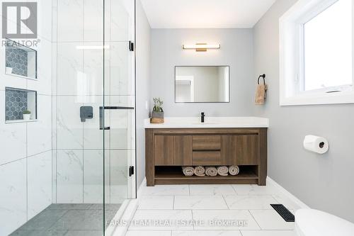 185718 Grey County Road 9, Southgate, ON - Indoor Photo Showing Bathroom
