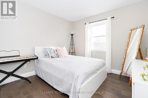 185718 Grey County Road 9, Southgate, ON - Indoor Photo Showing Bedroom