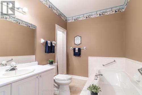 4E - 40 Rivermill Boulevard, Kawartha Lakes, ON - Indoor Photo Showing Bathroom