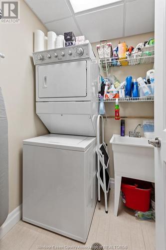 250 Manning Unit# 502, Tecumseh, ON - Indoor Photo Showing Laundry Room