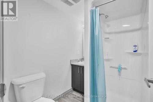 H404 - 275 Larch Street, Waterloo, ON - Indoor Photo Showing Bathroom