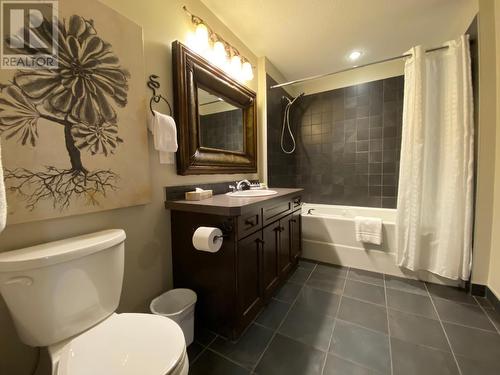 600 Bighorn Boulevard Unit# 633D, Radium Hot Springs, BC - Indoor Photo Showing Bathroom