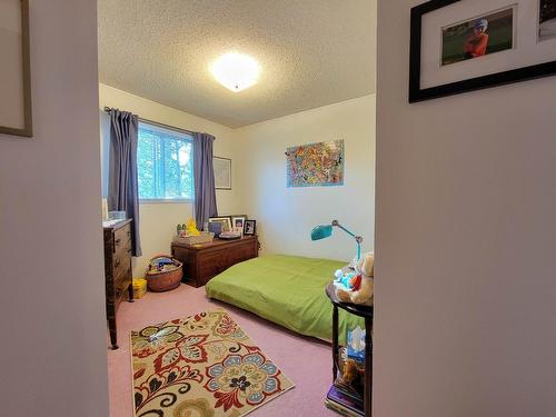 5041 Hewitt Road, Edgewater, BC - Indoor