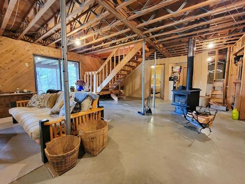 5041 Hewitt Road, Edgewater, BC - Indoor Photo Showing Basement