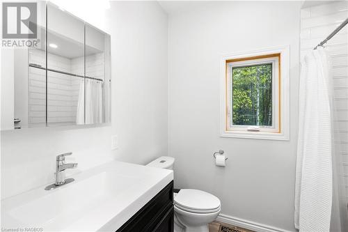 3PC Ensuite Bathroom - 31 Henwood Street, Stokes Bay, ON - Indoor Photo Showing Bathroom
