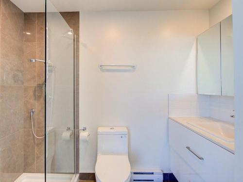 Bathroom - 604-2200 Rue Sauvé O., Montréal (Ahuntsic-Cartierville), QC - Indoor Photo Showing Bathroom