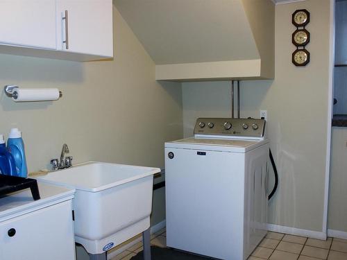 219 Second Street, Rainy River, ON - Indoor Photo Showing Laundry Room