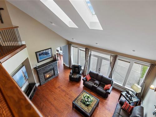 2710 Clover Close, Nanaimo, BC - Indoor With Fireplace
