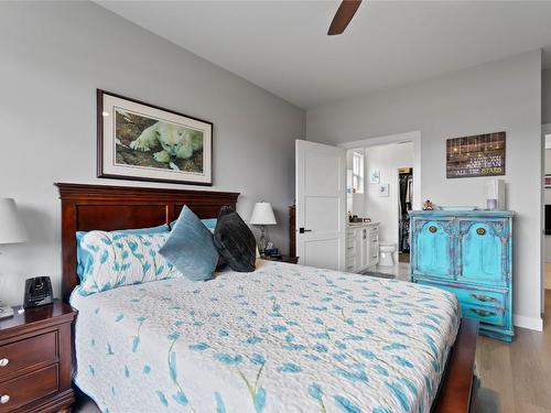 597 Nighthawk Avenue, Vernon, BC - Indoor Photo Showing Bedroom