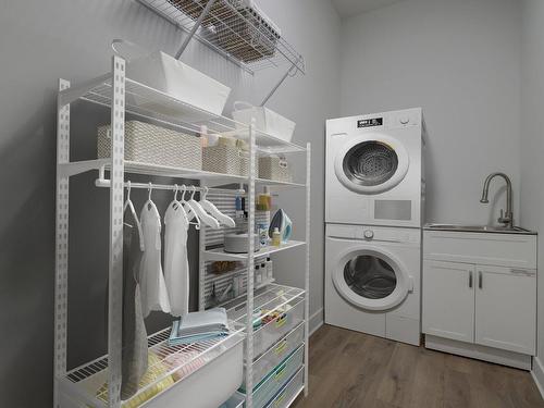 Salle de lavage - 203-2010 Rue De Chambly, Saint-Bruno-De-Montarville, QC - Indoor Photo Showing Laundry Room