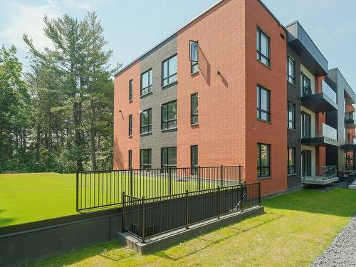 Exterior entrance - 203-2010 Rue De Chambly, Saint-Bruno-De-Montarville, QC - Outdoor