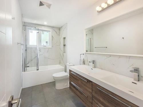 Bathroom - 1030 Rue Parnasse, Brossard, QC - Indoor Photo Showing Bathroom