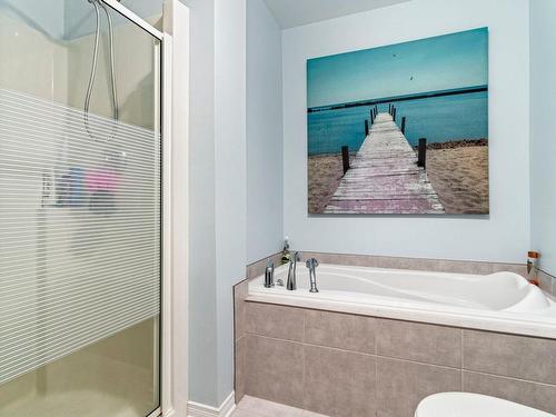 Salle de bains - 3-5865 Boul. Chevrier, Brossard, QC - Indoor Photo Showing Bathroom
