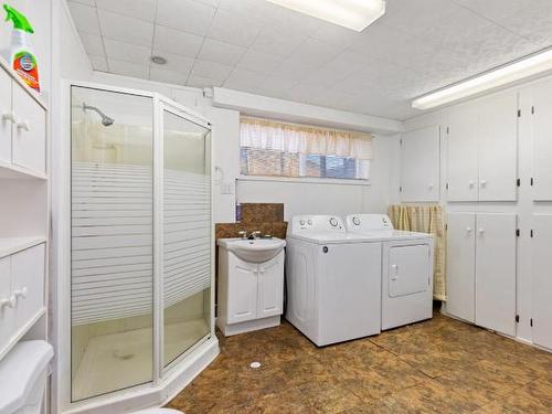3958 River Vista Drive, Kamloops, BC - Indoor Photo Showing Laundry Room