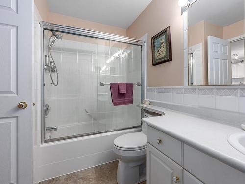 11-807 Railway Ave, Ashcroft, BC - Indoor Photo Showing Bathroom
