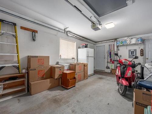 11-807 Railway Ave, Ashcroft, BC - Indoor Photo Showing Garage