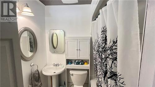 Bathroom - 34472 Highway 17 Highway, Laurentian Hills, ON - Indoor Photo Showing Bathroom