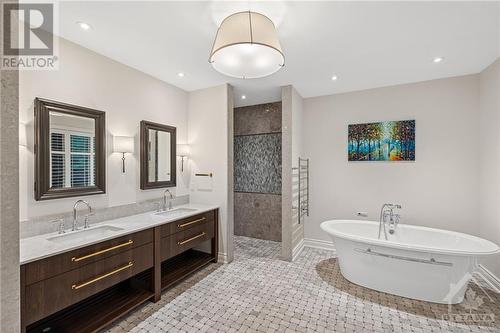 5800 Queenscourt Crescent, Ottawa, ON - Indoor Photo Showing Bathroom