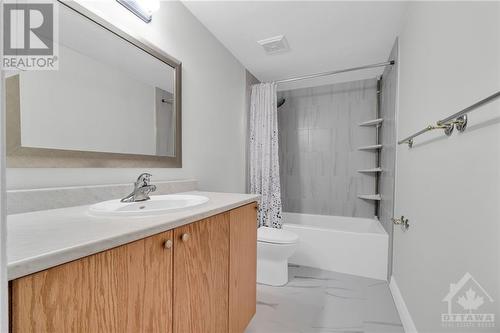 2640 Draper Avenue Unit#8, Ottawa, ON - Indoor Photo Showing Bathroom