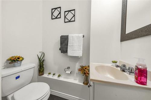 19 Railway Street, Hamilton, ON - Indoor Photo Showing Bathroom