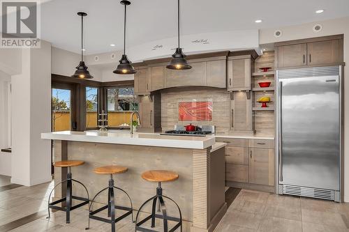 127 Skyland Drive, Kelowna, BC - Indoor Photo Showing Kitchen With Upgraded Kitchen