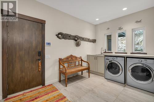 127 Skyland Drive, Kelowna, BC - Indoor Photo Showing Laundry Room