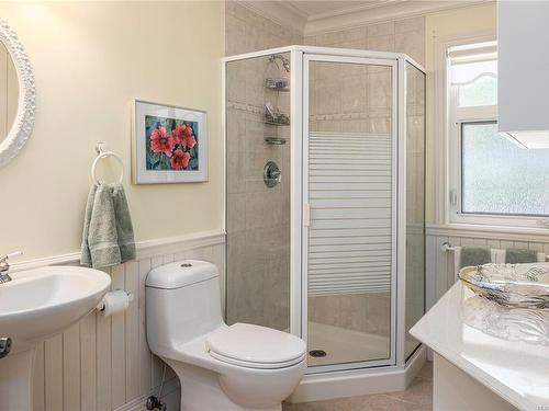 3490 Redden Rd, Nanoose Bay, BC - Indoor Photo Showing Bathroom
