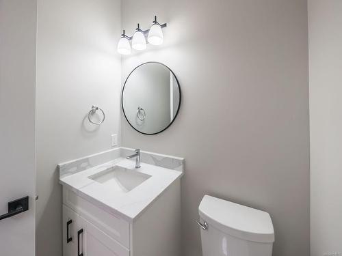 106-1217 Manzanita Pl, Nanaimo, BC - Indoor Photo Showing Bathroom