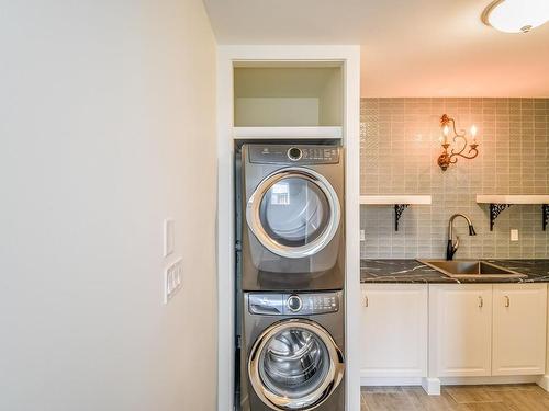 615 Prideaux St, Nanaimo, BC - Indoor Photo Showing Laundry Room