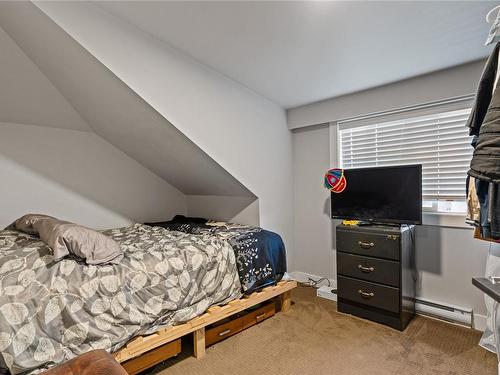 2526 Scott St, Victoria, BC - Indoor Photo Showing Bedroom