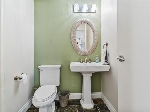209-1335 Bear Mountain Pkwy, Langford, BC - Indoor Photo Showing Bathroom