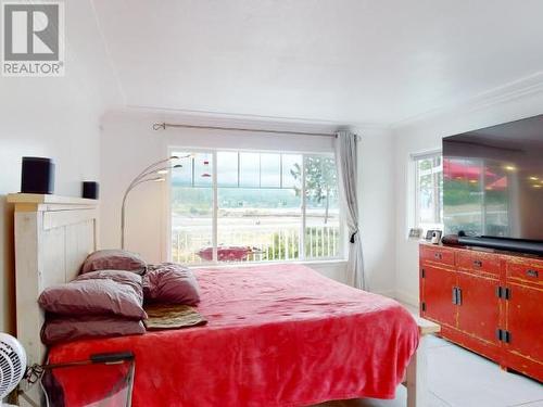 2108 Mahood Road, Powell River, BC - Indoor Photo Showing Bedroom