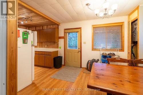 129 Mccrackin Avenue, Kawartha Lakes, ON - Indoor Photo Showing Dining Room