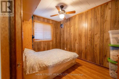 129 Mccrackin Avenue, Kawartha Lakes, ON - Indoor Photo Showing Bedroom