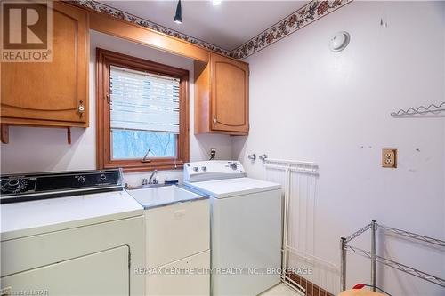 9 Aspen Pl, London, ON - Indoor Photo Showing Laundry Room