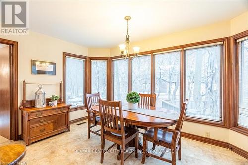 9 Aspen Pl, London, ON - Indoor Photo Showing Dining Room