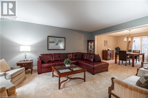 9 Aspen Place, London, ON - Indoor Photo Showing Living Room