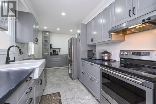 115 Beattie Ave, New Tecumseth, ON - Indoor Photo Showing Kitchen With Stainless Steel Kitchen With Upgraded Kitchen