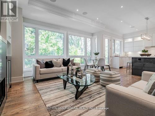 476 Deloraine Ave, Toronto, ON - Indoor Photo Showing Living Room