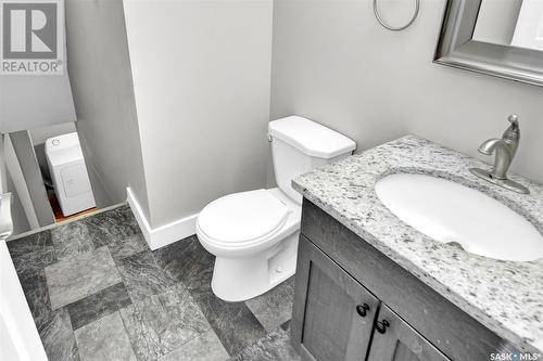 2059 Elphinstone Street, Regina, SK - Indoor Photo Showing Bathroom