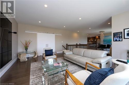 5 Zephyr Heights, North Bay, ON - Indoor Photo Showing Living Room