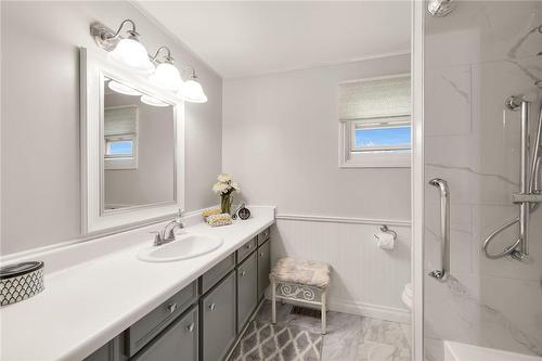 139 Jarrett Place, Dunnville, ON - Indoor Photo Showing Bathroom