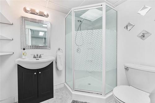 342 Catharine Street N|Unit #18, Hamilton, ON - Indoor Photo Showing Bathroom
