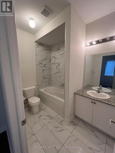 29 Conarty Crescent, Whitby, ON - Indoor Photo Showing Bathroom