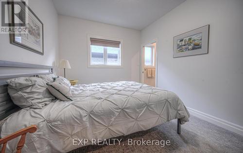 138 Ridgeview Dr, Mapleton, ON - Indoor Photo Showing Bedroom