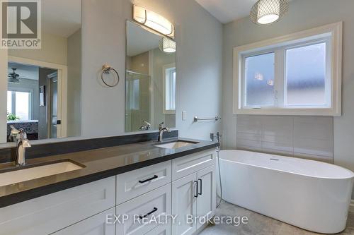 138 Ridgeview Dr, Mapleton, ON - Indoor Photo Showing Bathroom